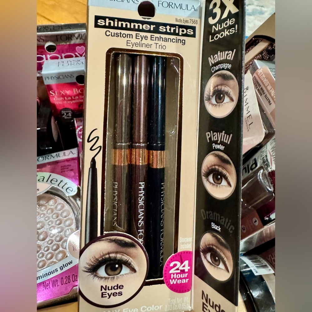 Physicians Formula Cream and Gray Eyeliner for Defined Eyes
